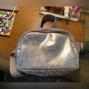 GAP Leather Metallic Belt Bag - new without tags